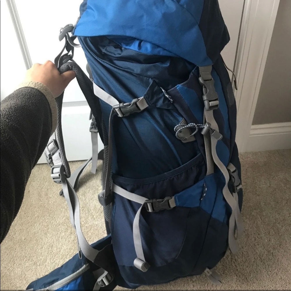 Deuter Backpack 70+10L - Picture 6 of 12